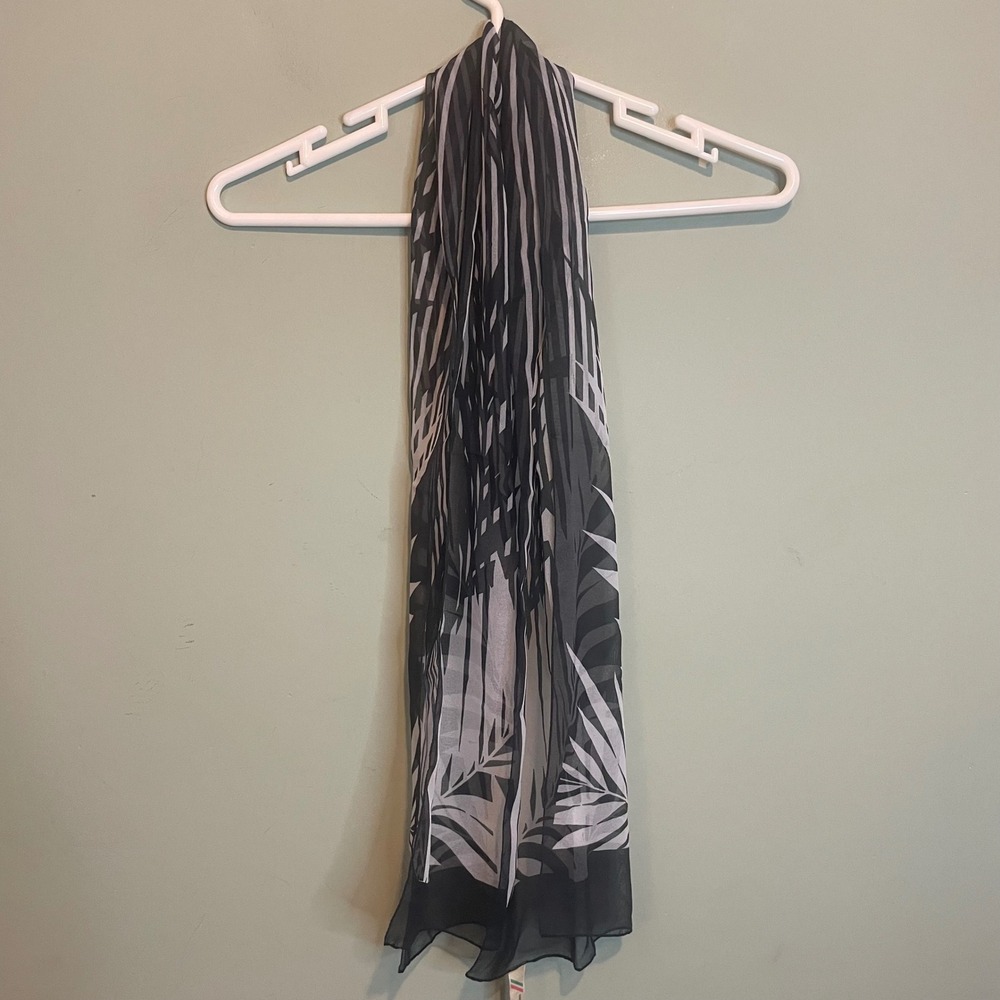 Womens Tropical‎ Leaf Print Sheer Lightweight Italian Scarf Black White Italy